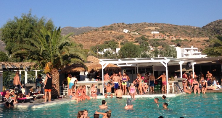 pool-party-far-out-beach-bar-mylopotas-ios