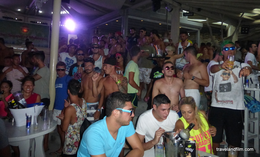 super-paradise-beach-bar-mykonos