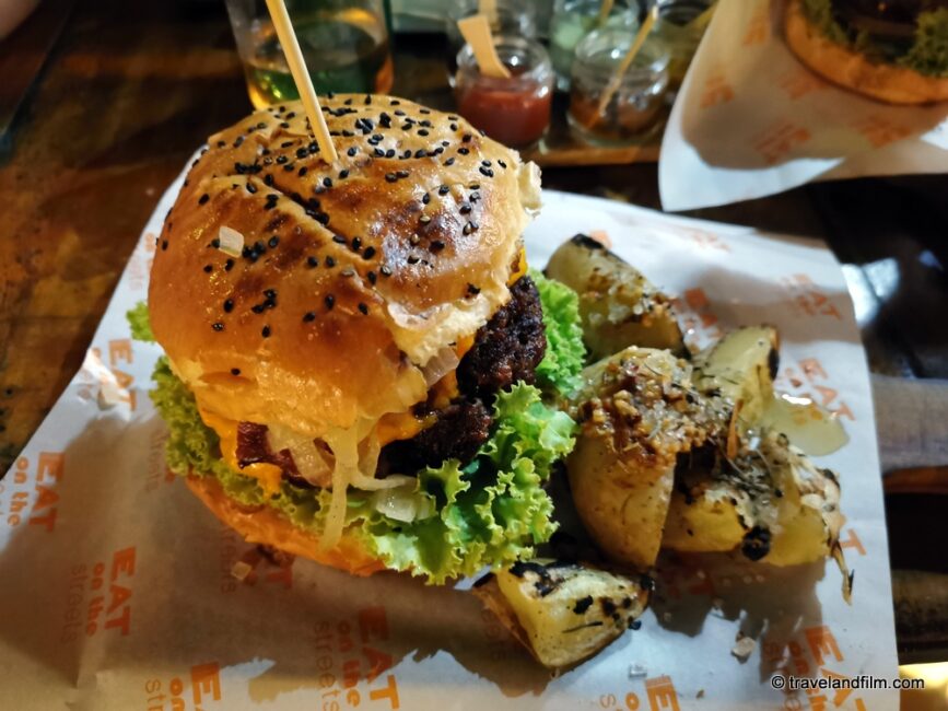 eat-burger-beco-jericoacoara
