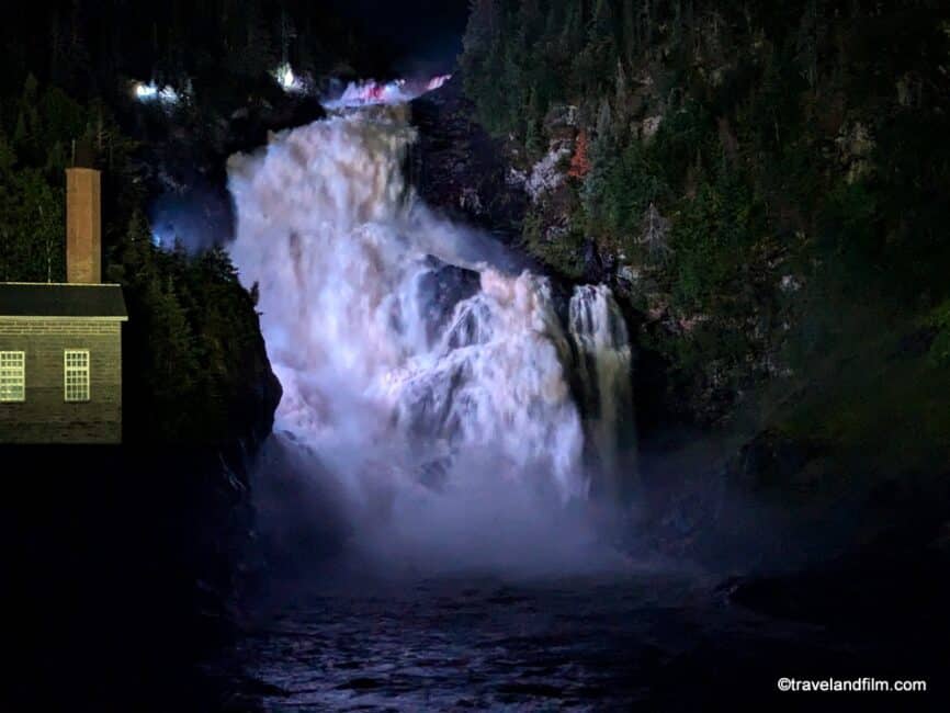 chute-ouiatchouan-val-jalbert