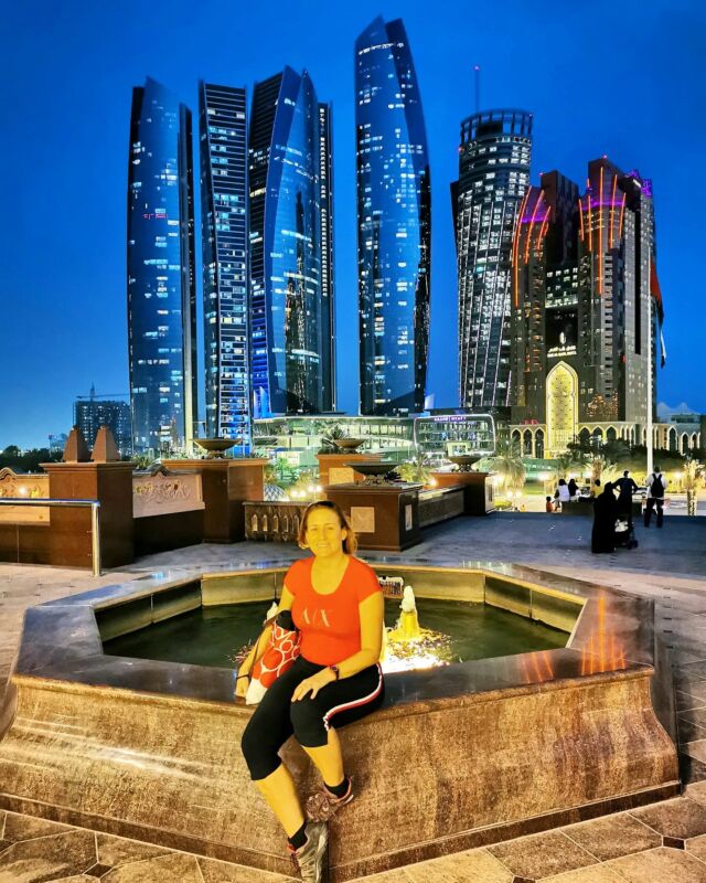 Vous connaissez Abu Dhabi, la capitale des Émirats Arabes Unis ?
.
Do you know Abu Dhabi, the capital city of the UAE?
.
.
.
.
.
.
.
.
.
.
.
.
.
.
.
#travelandfilm #travel #travelblogger #travelbloggers #travelseri #abudhabi #emirates #emiratespalace #emiratespalacehotel #abudhabiblogger #abudhabilife #abudhabiskyline