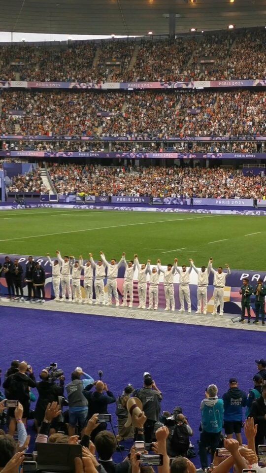 Vivre la première médaille d'or de la France pour le rugby à 7, en direct au stade de France puis au Club France, c'est juste extraordinaire. C'est ça les jeux olympiques, et c'est Paris 2024.