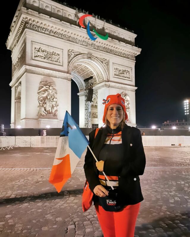 Paris 2024, merci. L'été le plus mémorable de toute ma vie.
Hier soir à l'arc de triomphe pour clôturer un été extraordinaire Paris 2024 en beauté. Paris 2024 c'était juste incroyable. La Marseillaise était le tube de l'été Paris 2024 sans aucun doute. 
Et vous vous avez fait quoi et qu'est-ce que vous en avez pensé ?